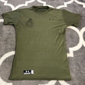 Under Armour Shirt Womens Large Tactical Green Fits Smaller